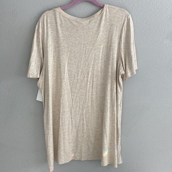 NWT- Women’s screen print “Stay Wild”- Size 2X - Picture 4 of 7